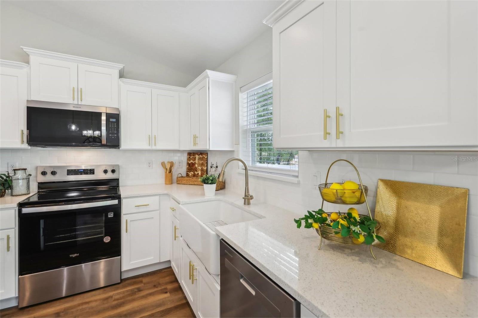 Image 16 of 53 For 411 Eridani Court