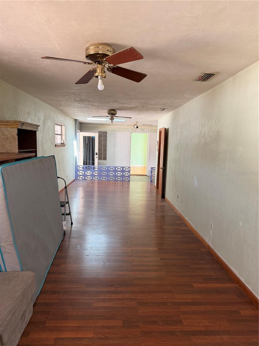 Image 14 of 23 For 1129 Holly Avenue