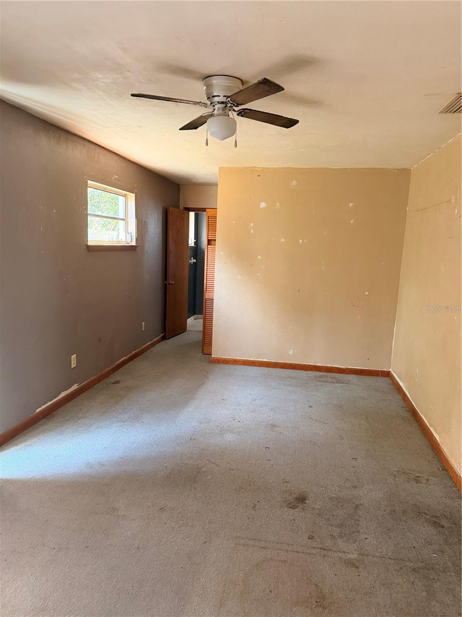 Image 8 of 23 For 1129 Holly Avenue