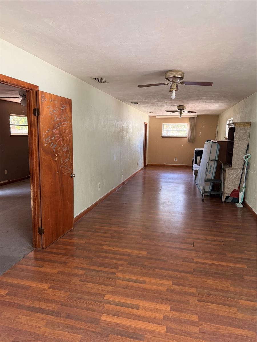 Image 9 of 23 For 1129 Holly Avenue