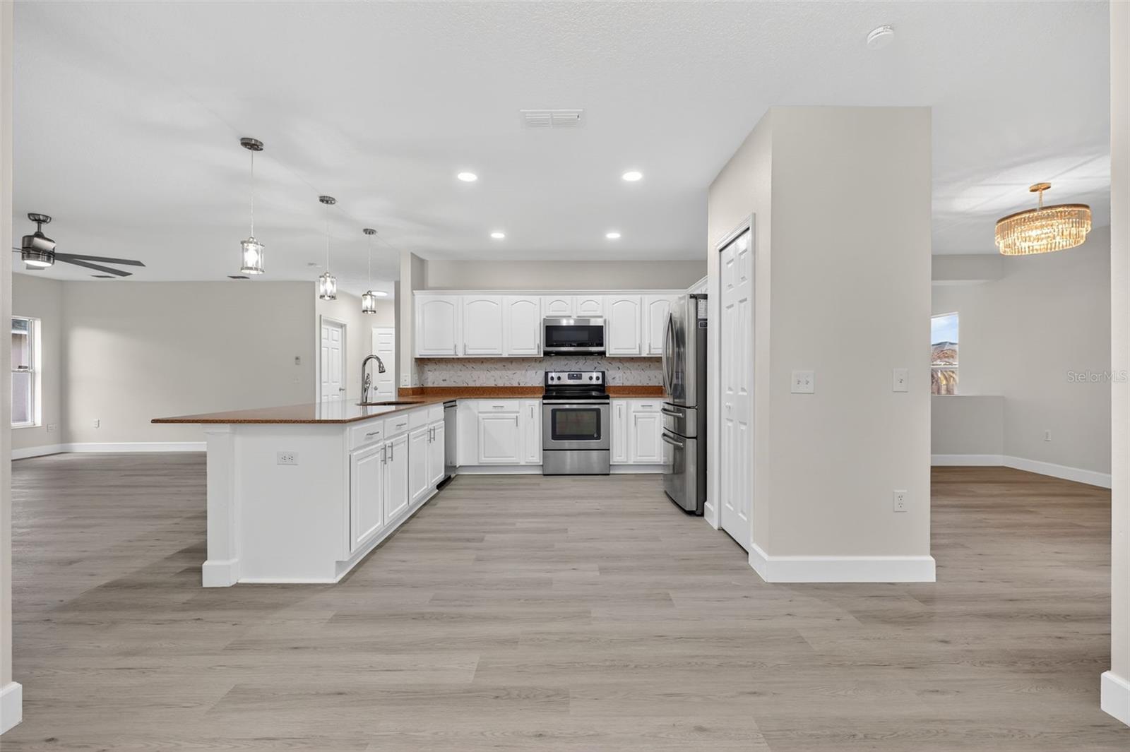 Image 16 of 74 For 402 Big Sioux Court