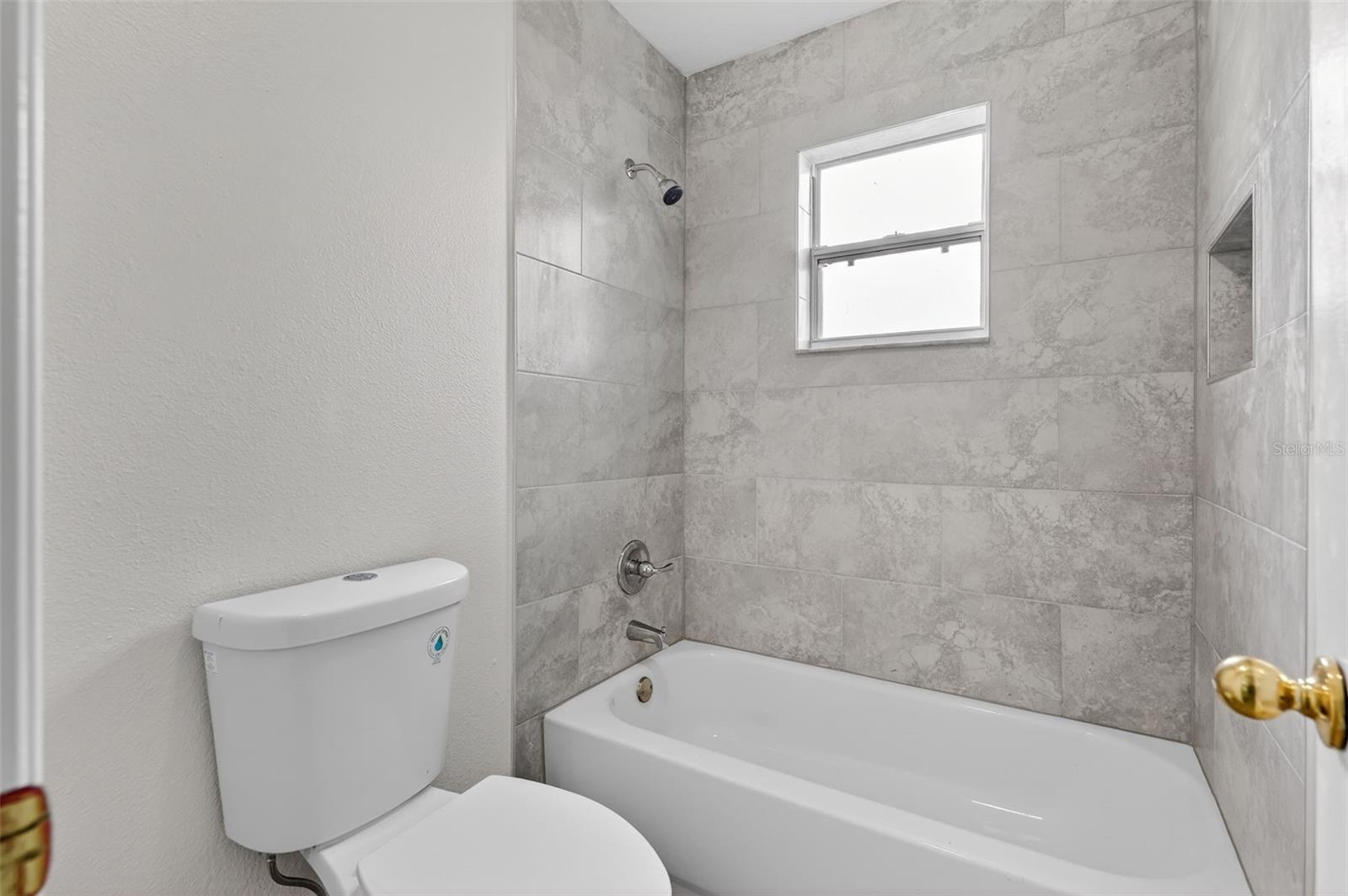 Image 29 of 74 For 402 Big Sioux Court