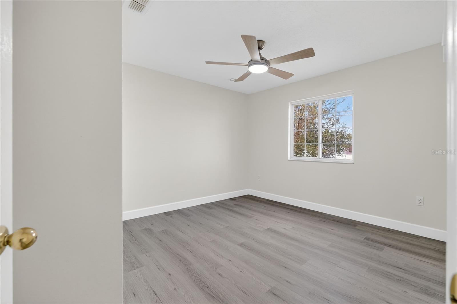 Image 31 of 74 For 402 Big Sioux Court