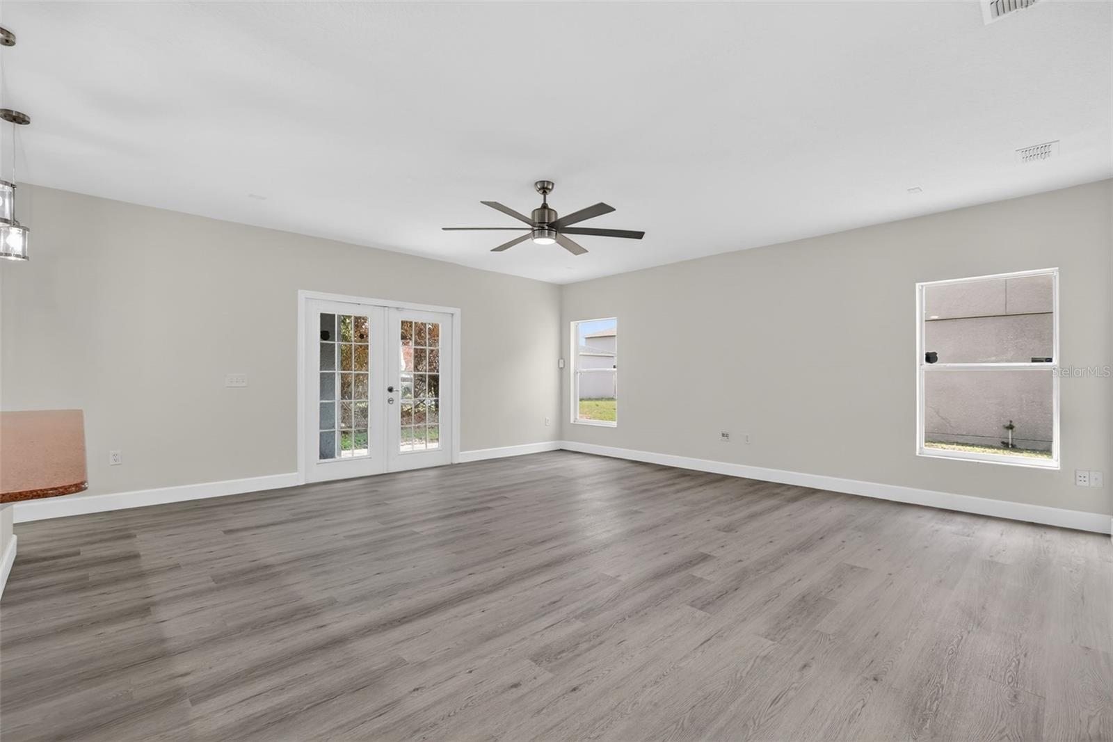 Image 39 of 74 For 402 Big Sioux Court