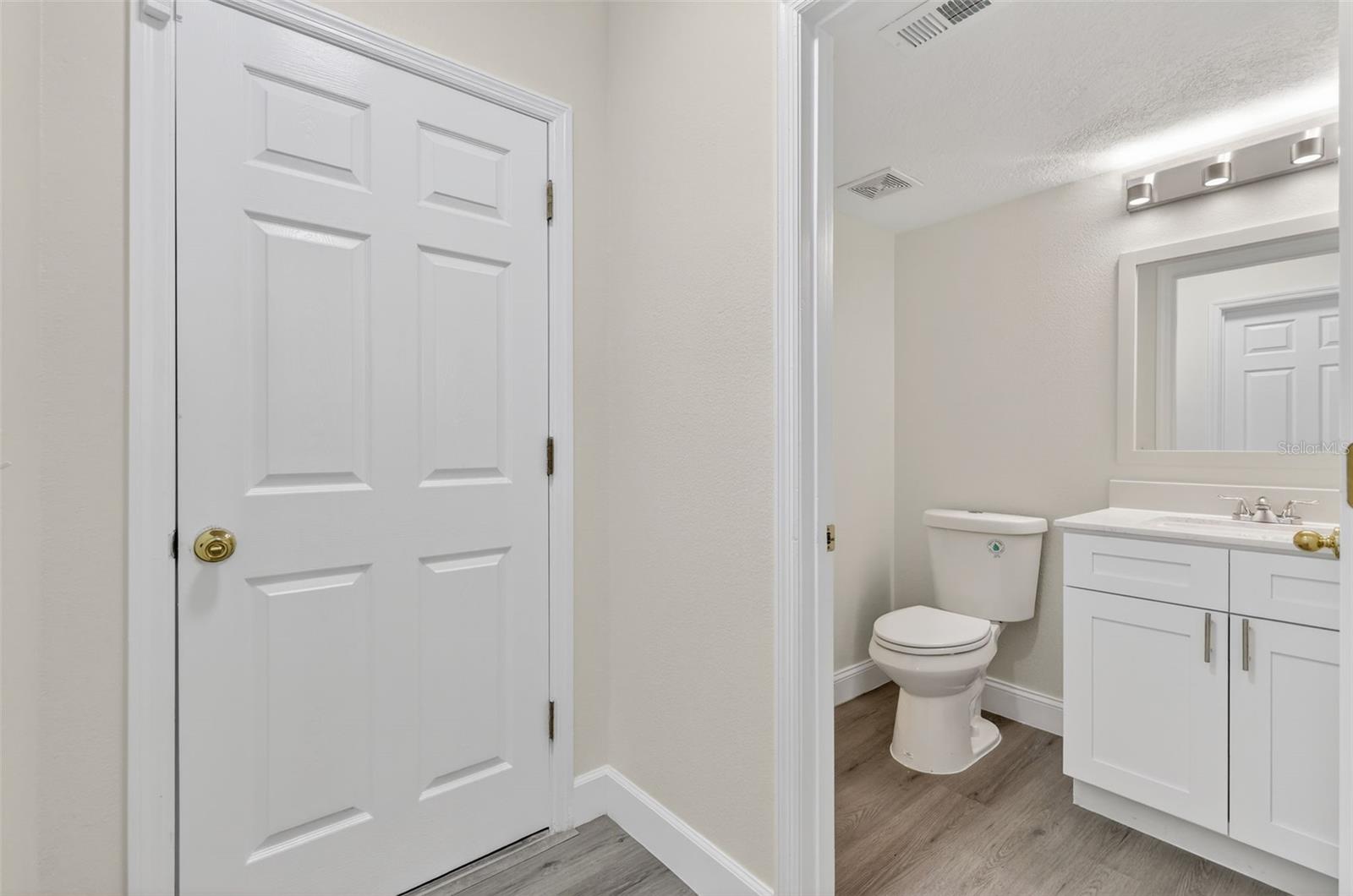 Image 43 of 74 For 402 Big Sioux Court