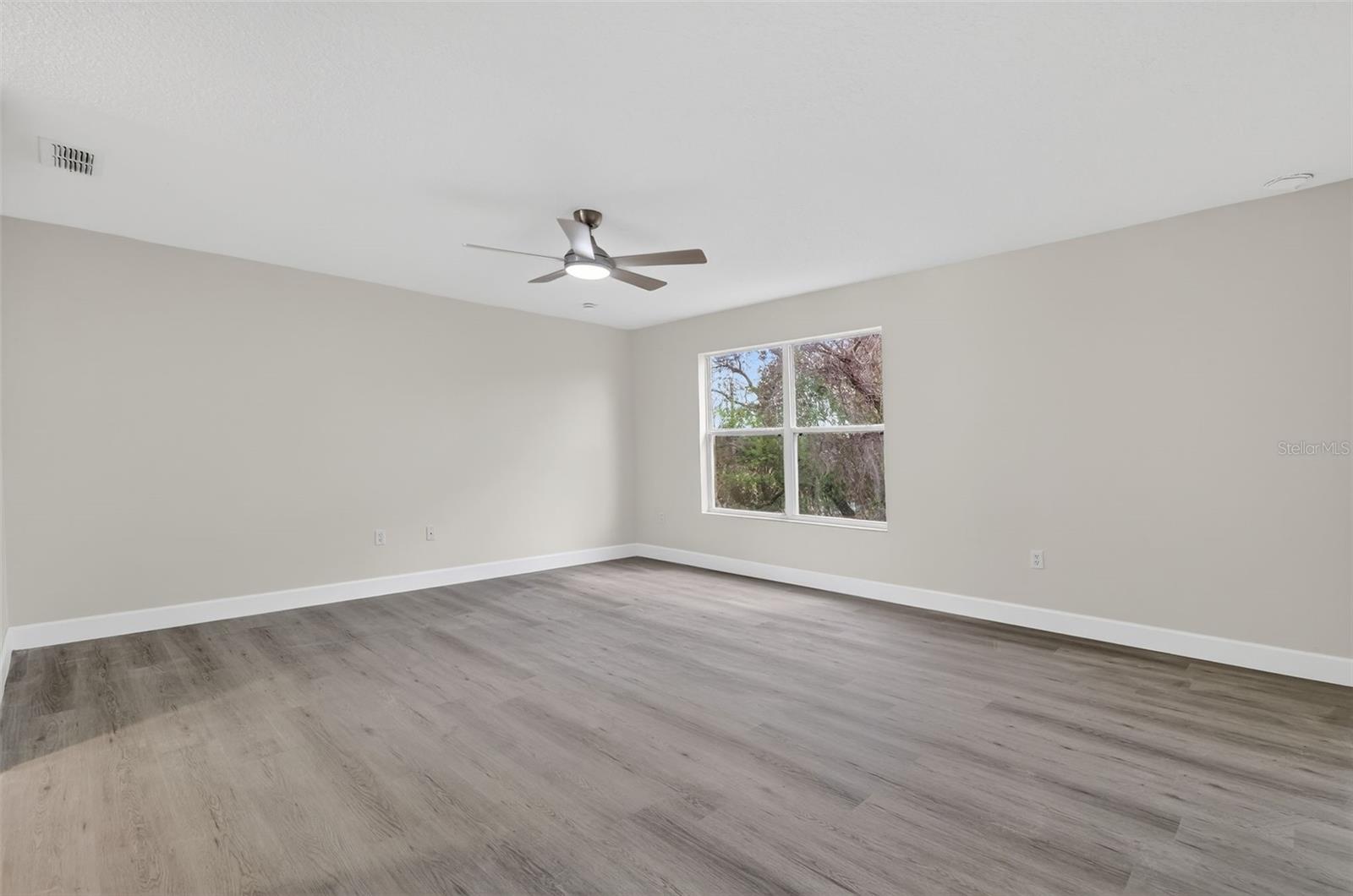 Image 45 of 74 For 402 Big Sioux Court