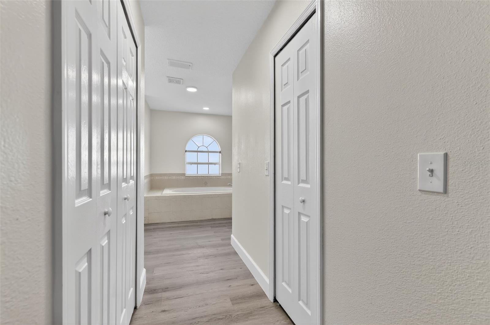 Image 47 of 74 For 402 Big Sioux Court