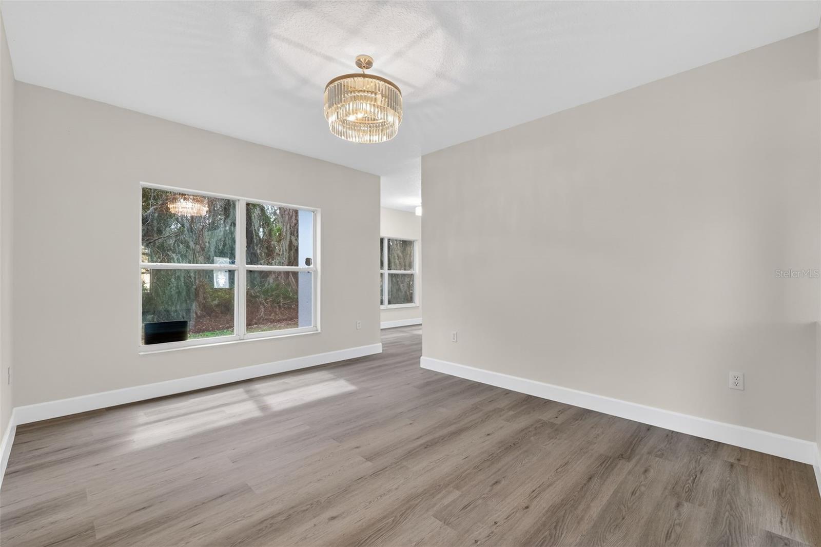 Image 6 of 74 For 402 Big Sioux Court