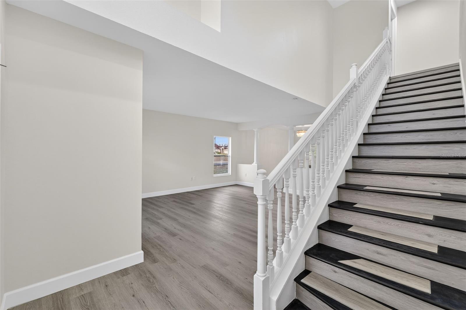 Image 8 of 74 For 402 Big Sioux Court