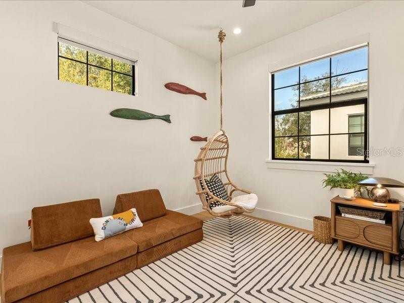 Image 23 of 46 For 1405 Miller Avenue