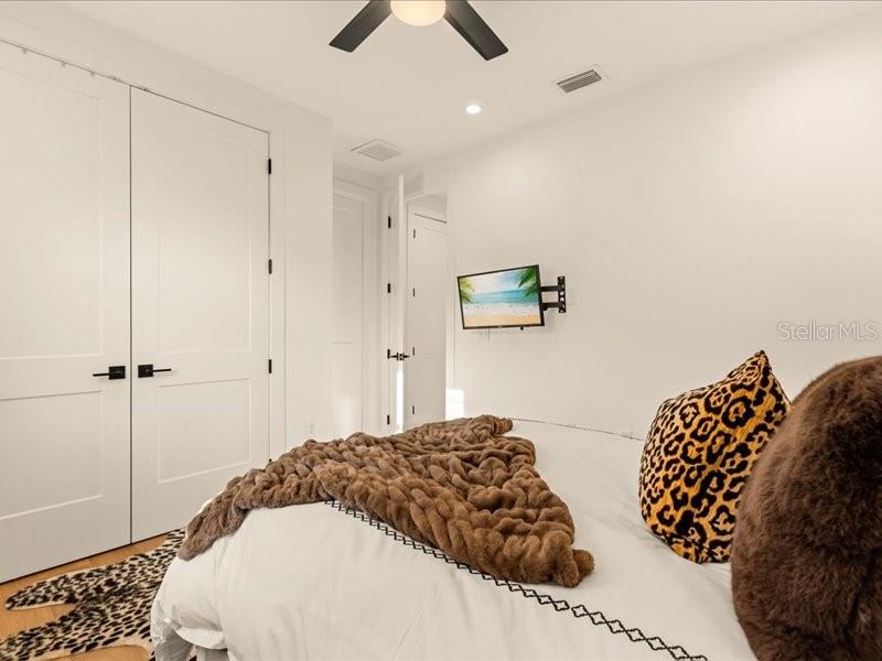 Image 29 of 46 For 1405 Miller Avenue