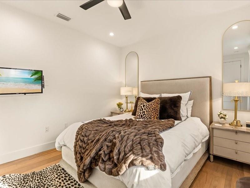 Image 30 of 46 For 1405 Miller Avenue