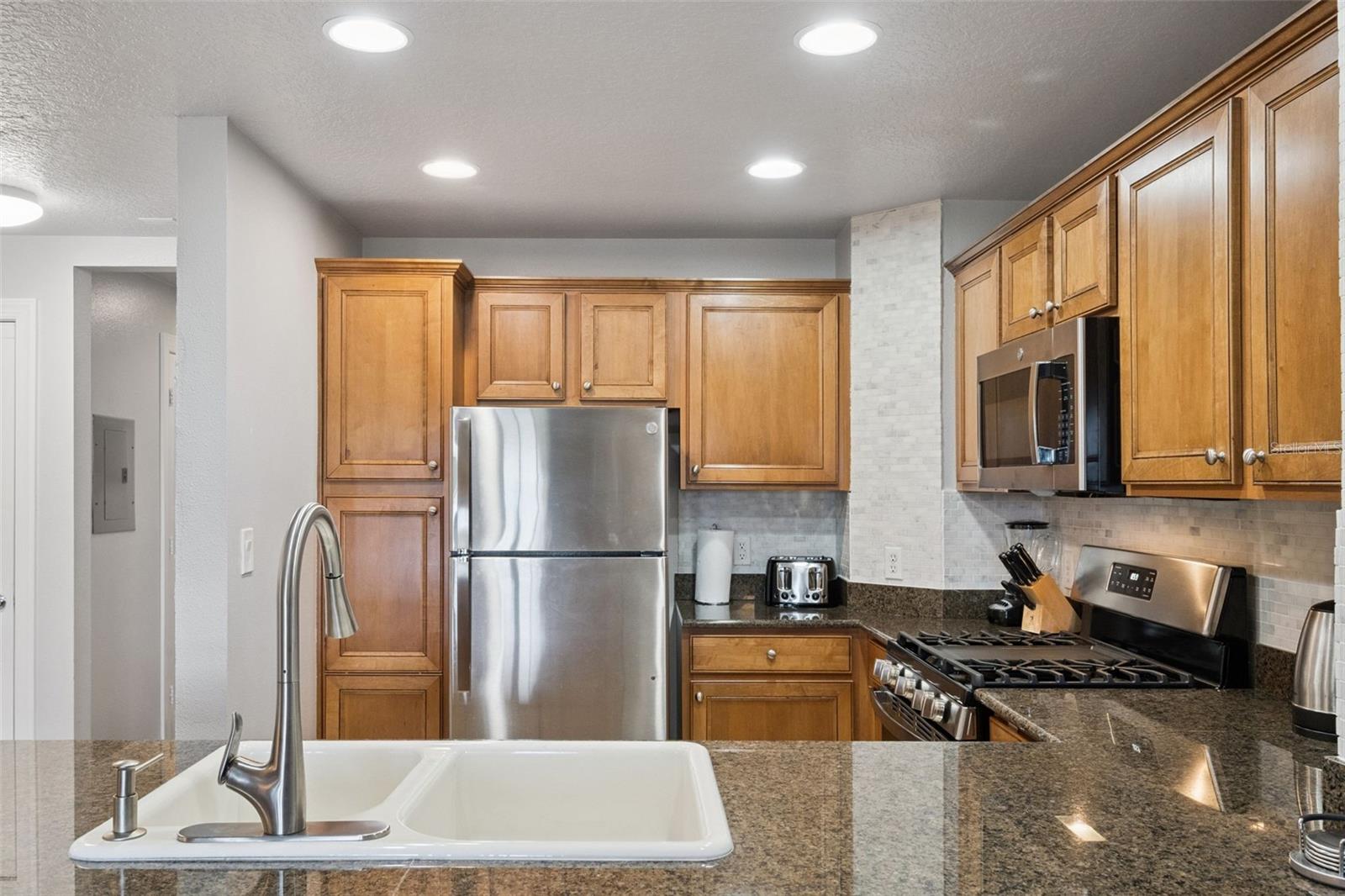 Image 14 of 55 For 7655 Heritage Crossing Way 201