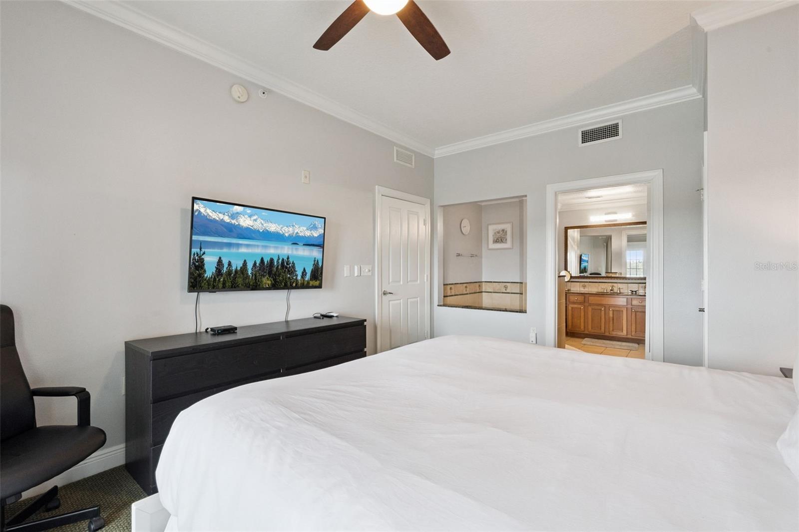 Image 23 of 55 For 7655 Heritage Crossing Way 201