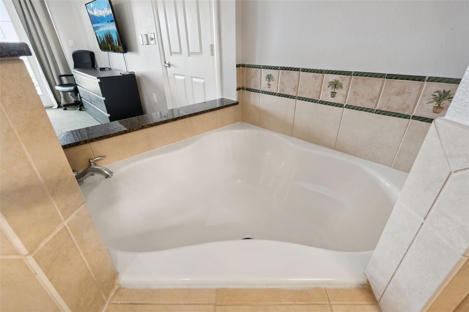 Image 32 of 55 For 7655 Heritage Crossing Way 201