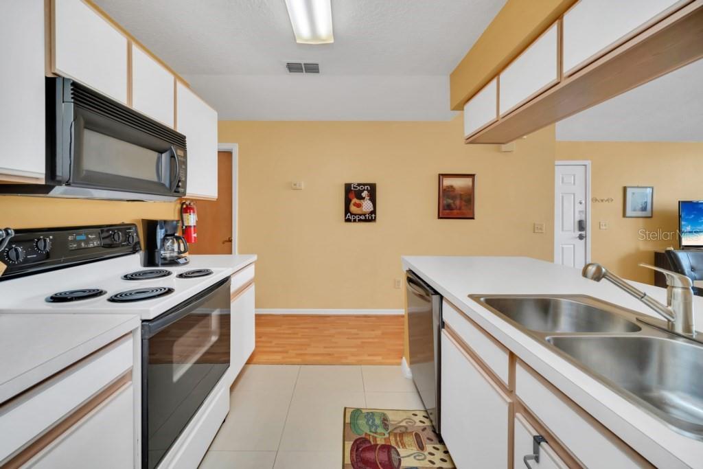 Image 22 of 34 For 3139 Britannia Boulevard C