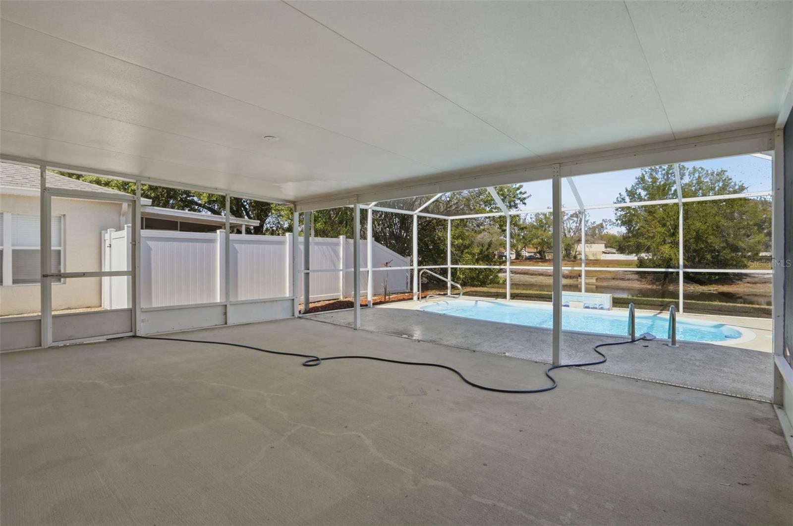 Image 35 of 42 For 10114 Maronda Drive