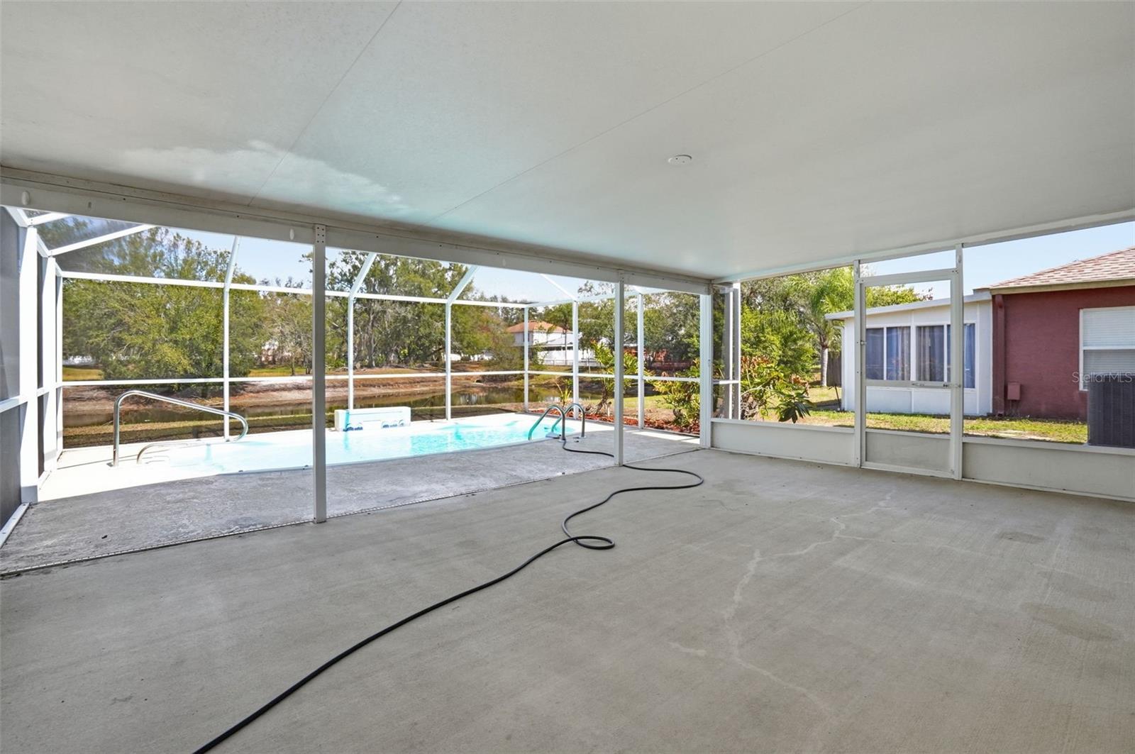 Image 36 of 42 For 10114 Maronda Drive