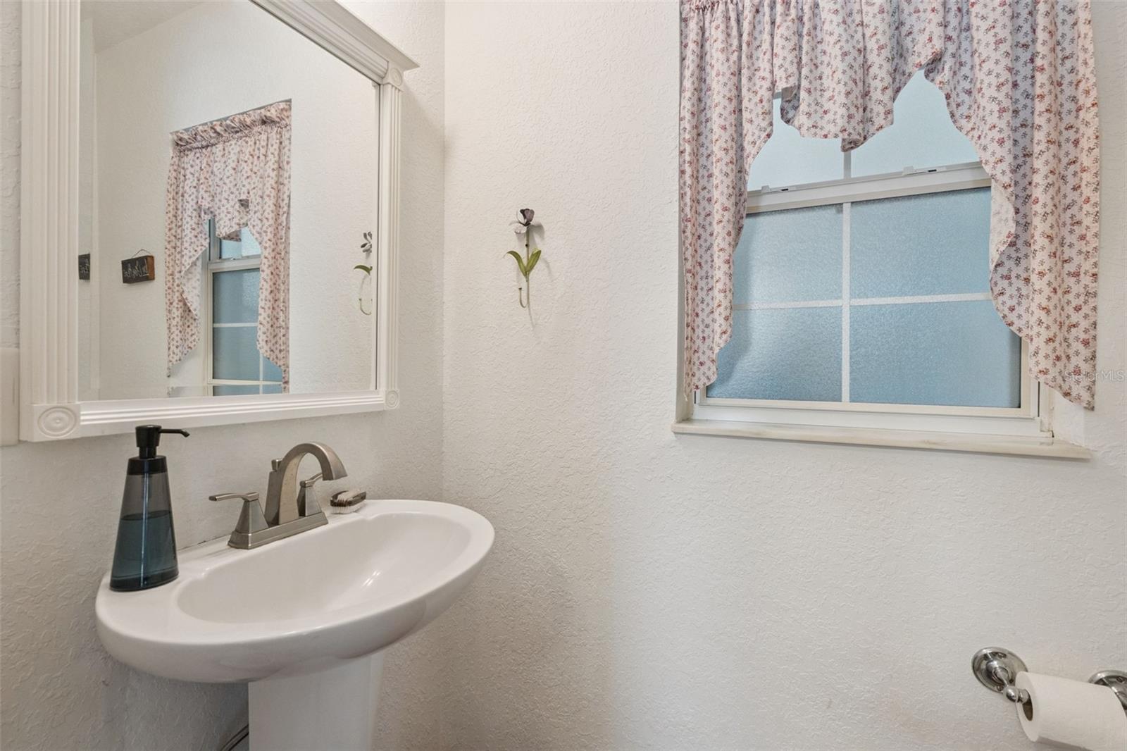 Image 27 of 48 For 41731 Dahlia Street