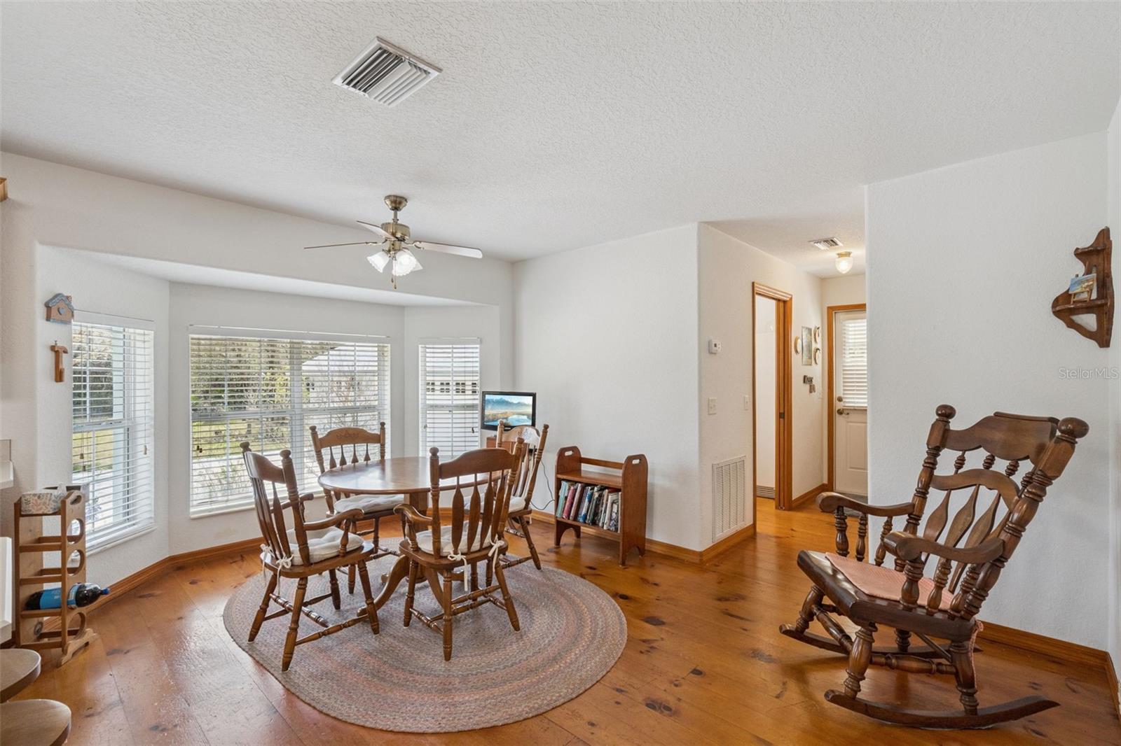 Image 9 of 48 For 41731 Dahlia Street