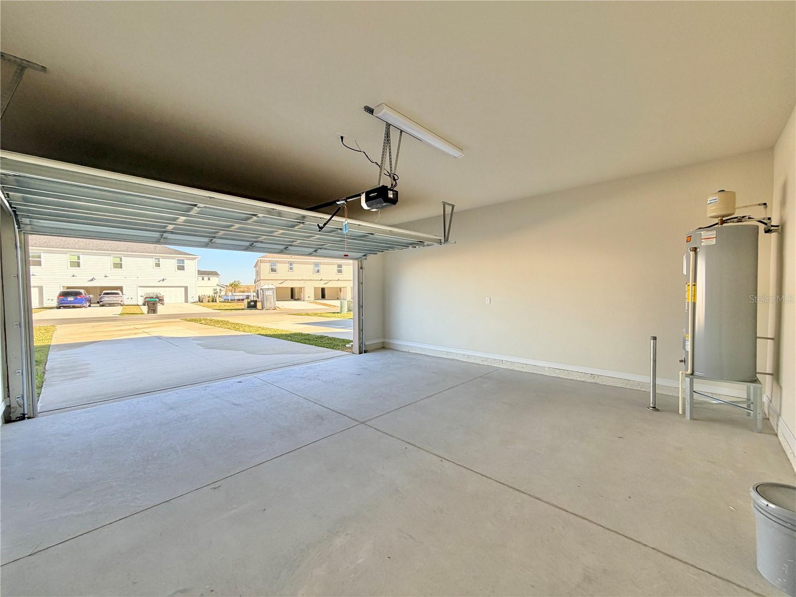 Image 13 of 34 For 16270 Merry Alley