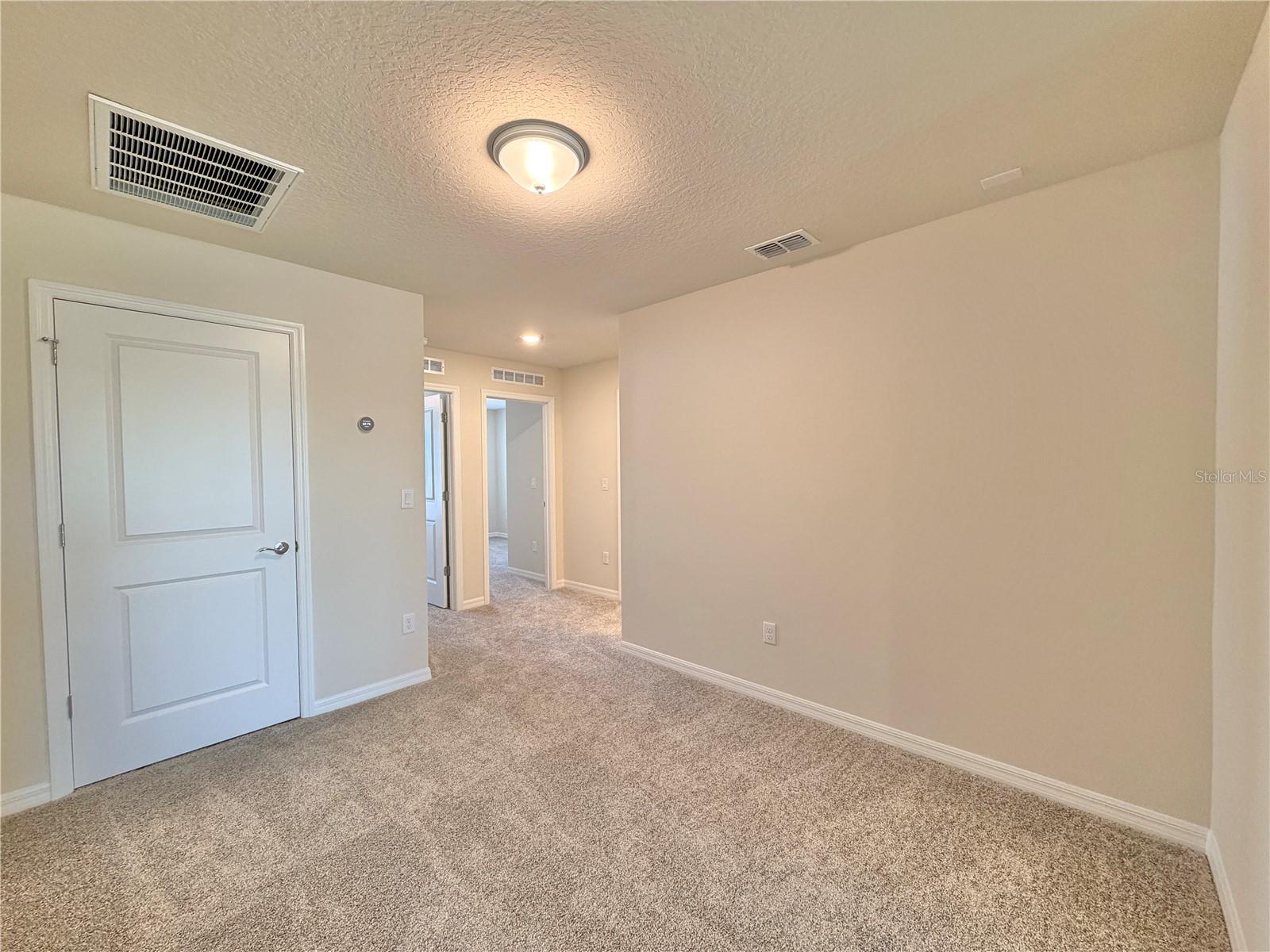 Image 17 of 34 For 16270 Merry Alley