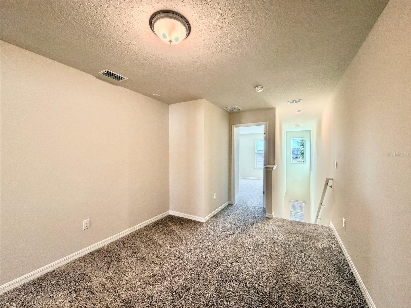 Image 18 of 34 For 16270 Merry Alley