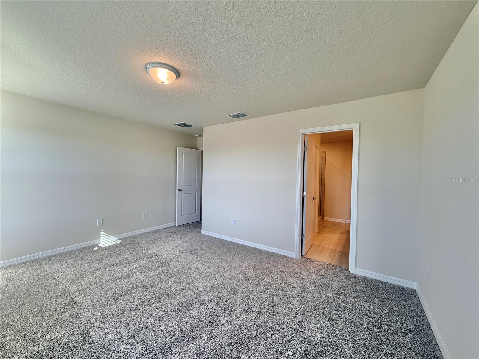 Image 21 of 34 For 16270 Merry Alley