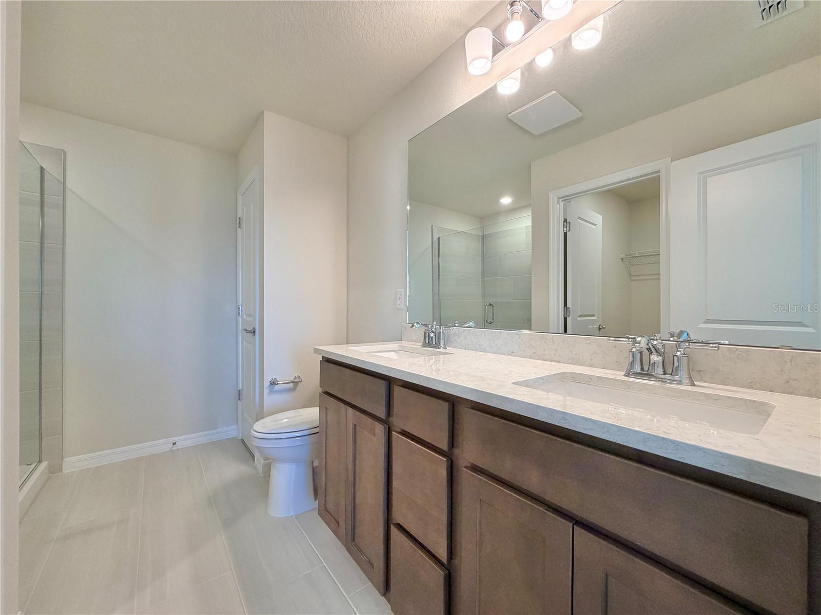 Image 22 of 34 For 16270 Merry Alley