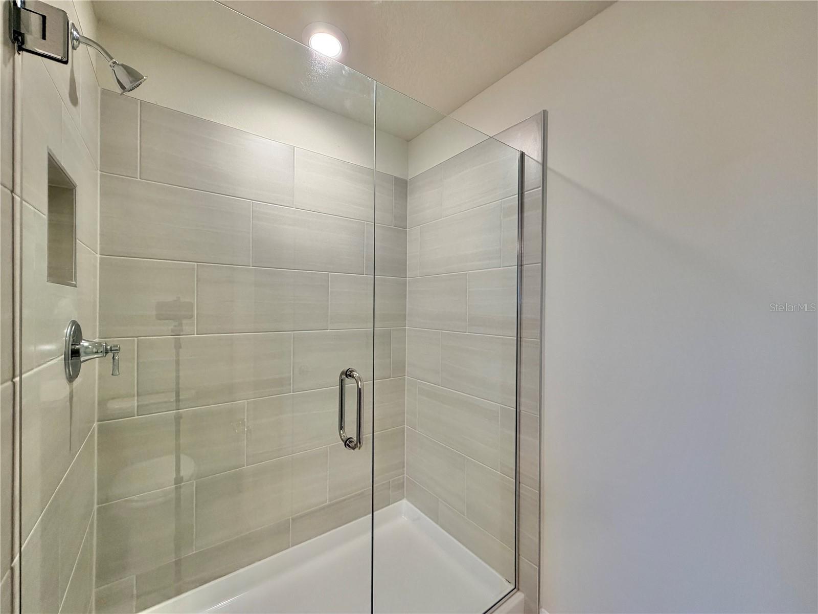 Image 23 of 34 For 16270 Merry Alley