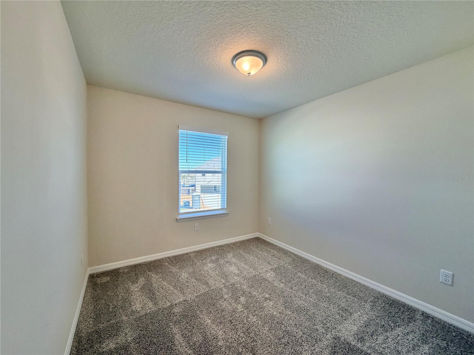 Image 32 of 34 For 16270 Merry Alley