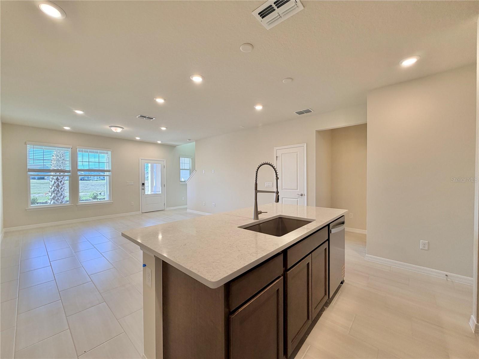 Image 8 of 34 For 16270 Merry Alley