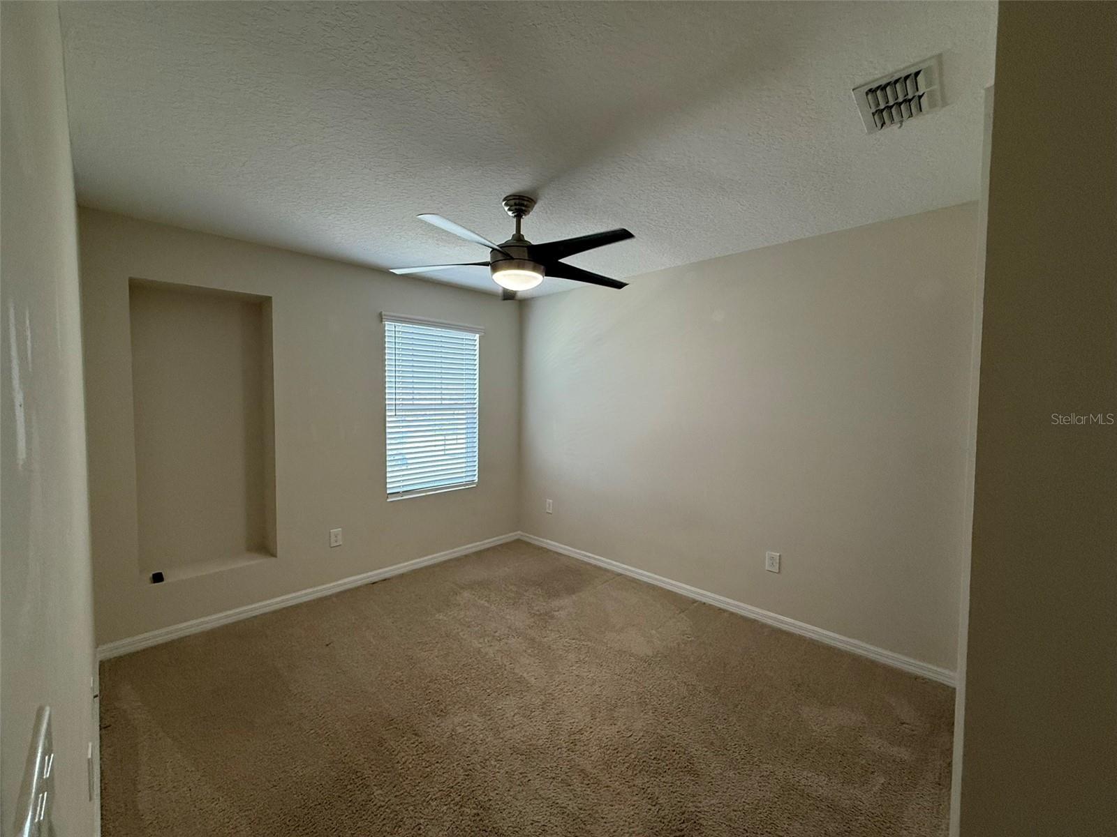 Listing photo id 9 for 1753 Fulfillment Drive