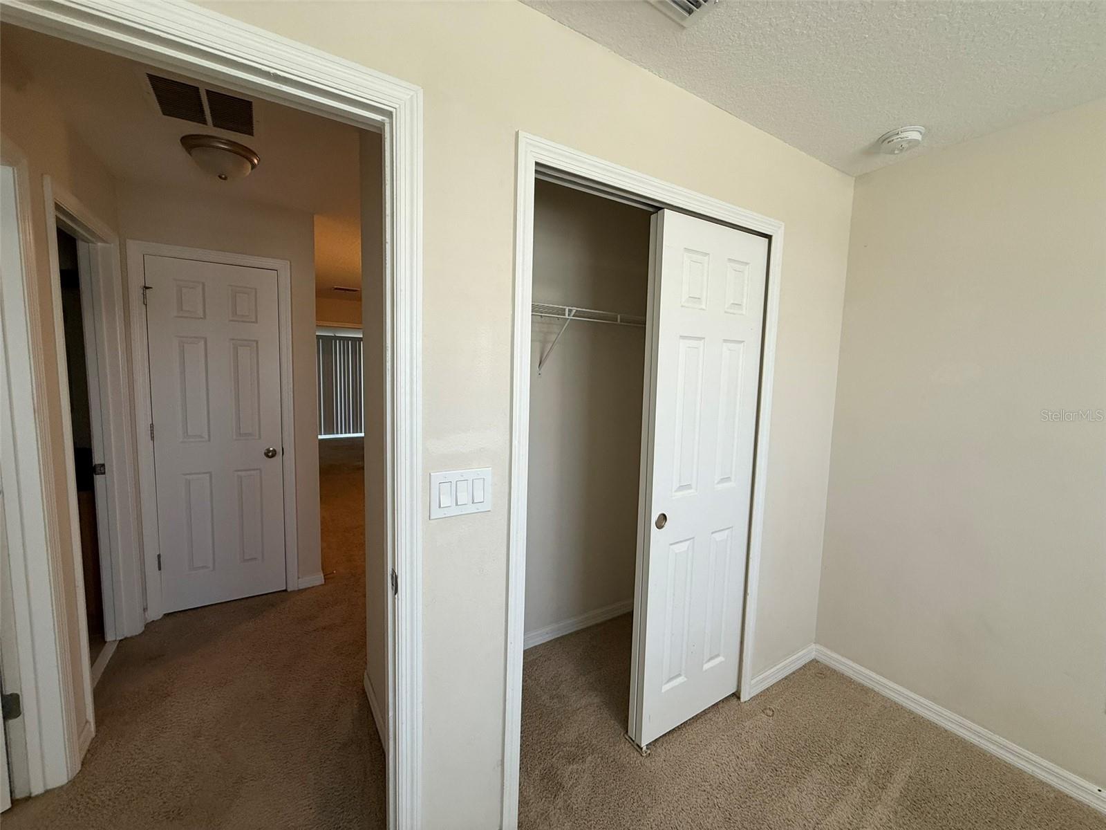 Listing photo id 11 for 1753 Fulfillment Drive