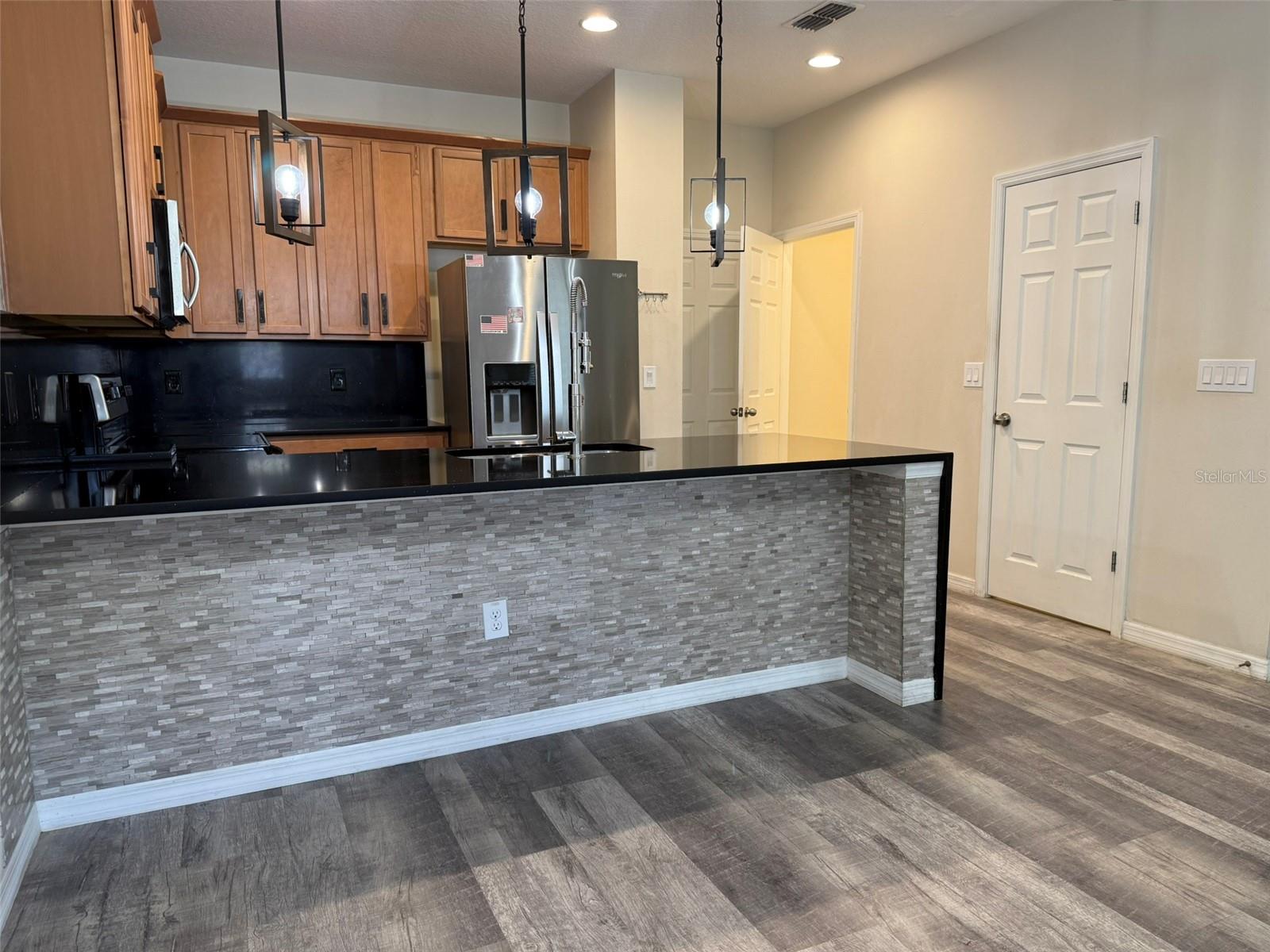 Listing photo id 5 for 1753 Fulfillment Drive