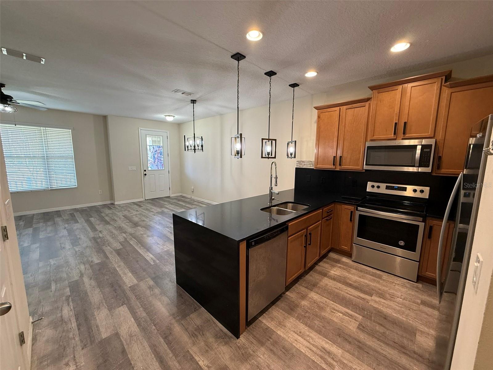 Listing photo id 6 for 1753 Fulfillment Drive