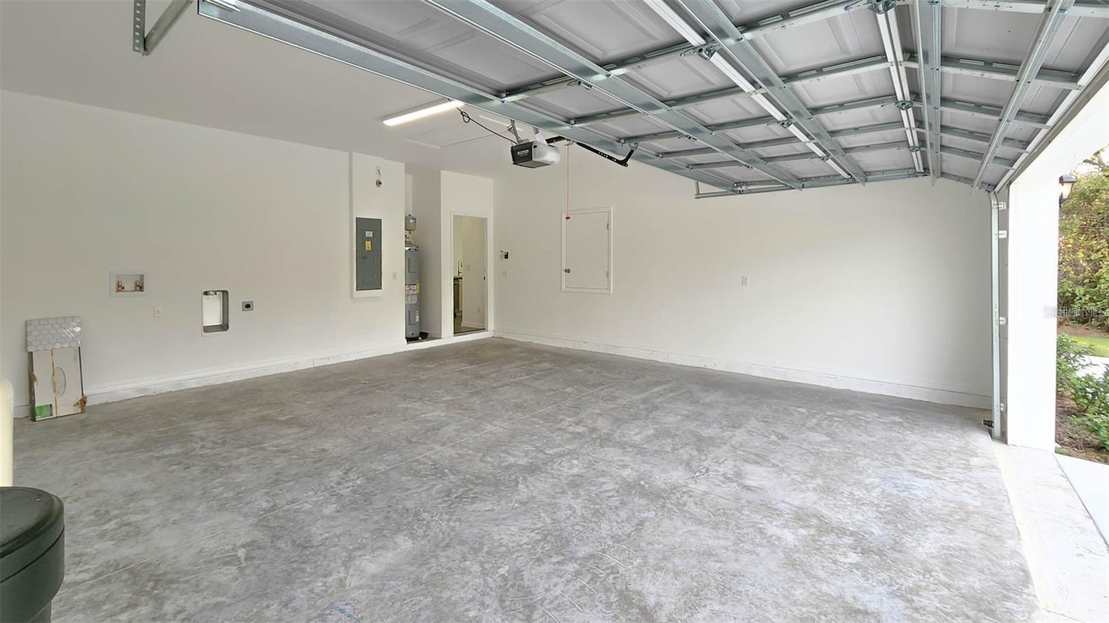 Listing photo id 23 for 1618 Wainwright Street