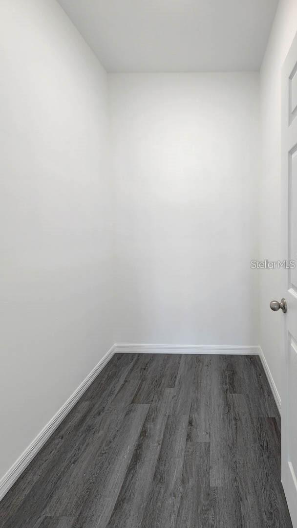 Listing photo id 7 for 1618 Wainwright Street