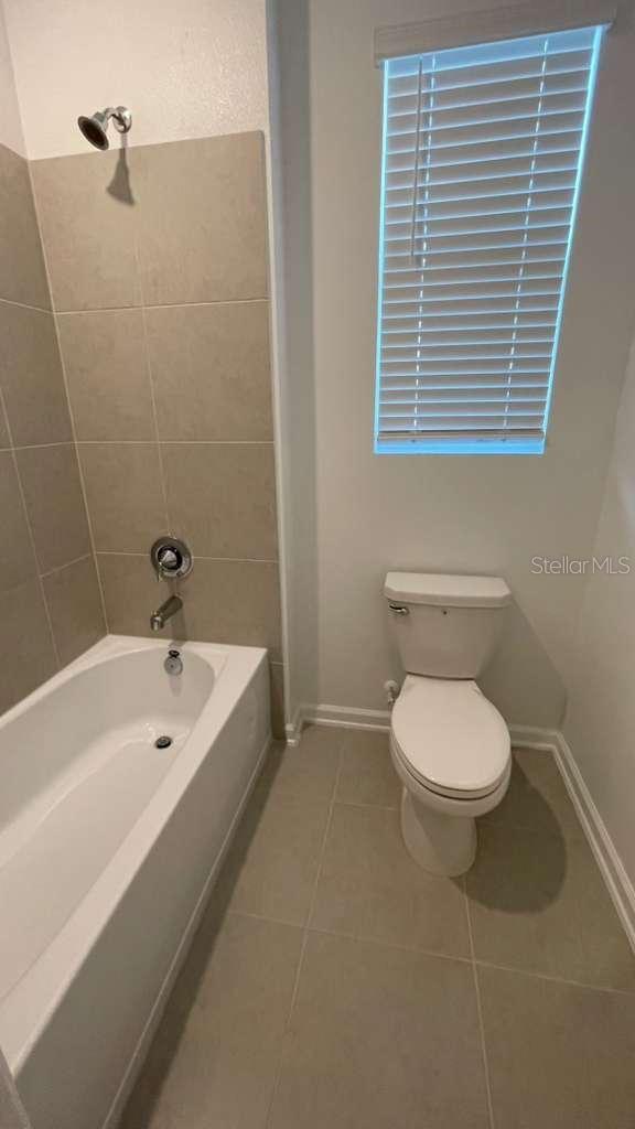 Image 20 of 32 For 2485 Rider Rain Lane