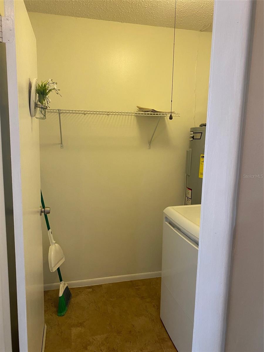 Image 20 of 35 For 2592 Grassy Point Drive 200