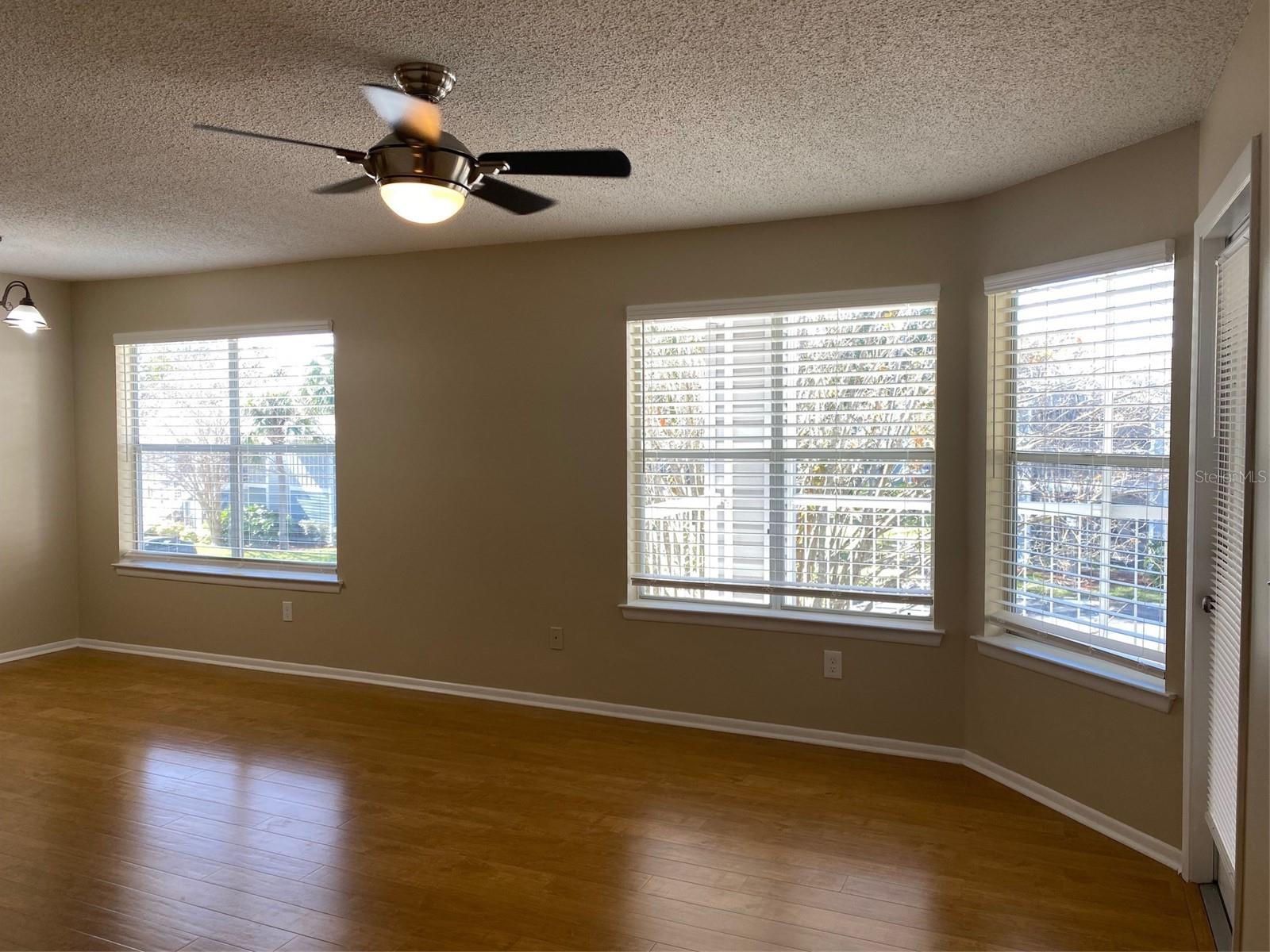 Image 6 of 35 For 2592 Grassy Point Drive 200