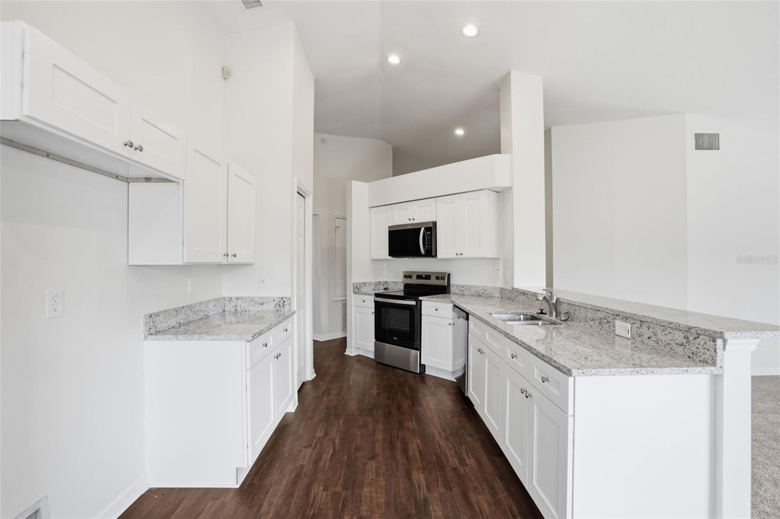 Image 21 of 32 For 522 Beth Ann Street