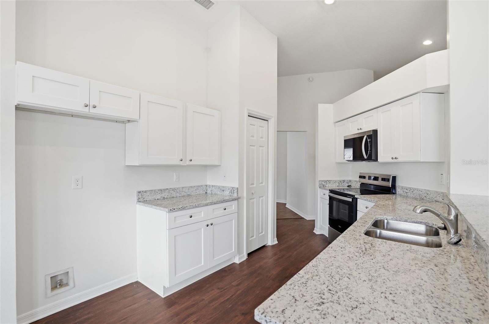 Image 22 of 32 For 522 Beth Ann Street