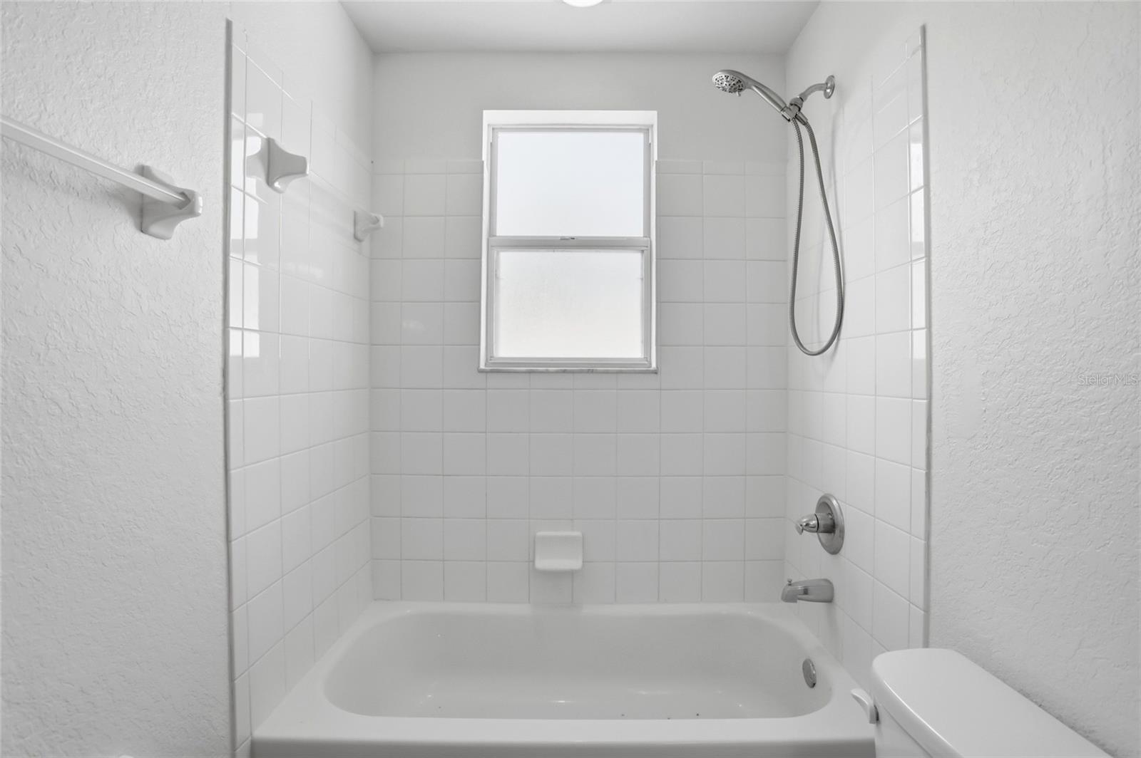 Image 10 of 41 For 720 Overlook Grove Dr