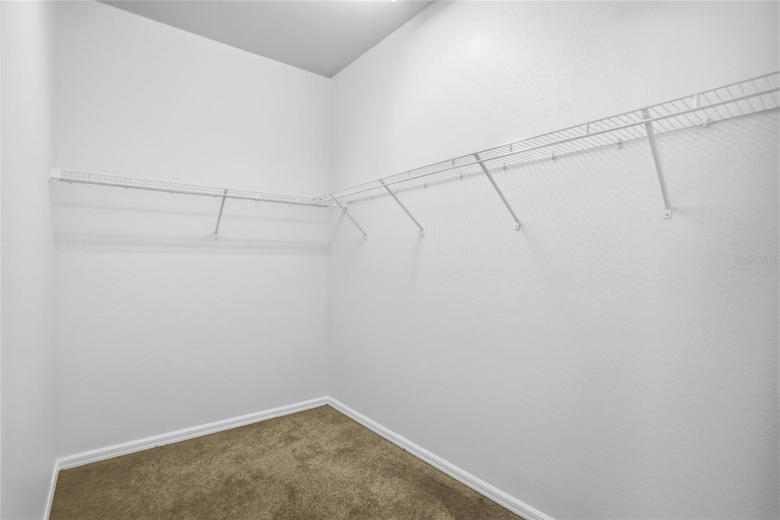 Image 14 of 41 For 720 Overlook Grove Dr