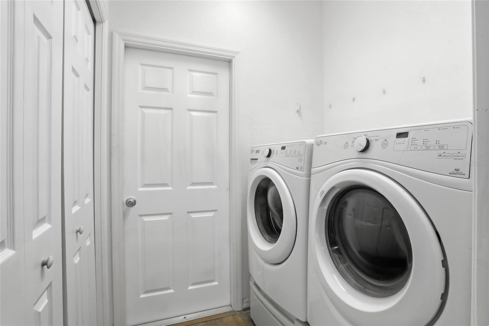 Image 19 of 41 For 720 Overlook Grove Dr