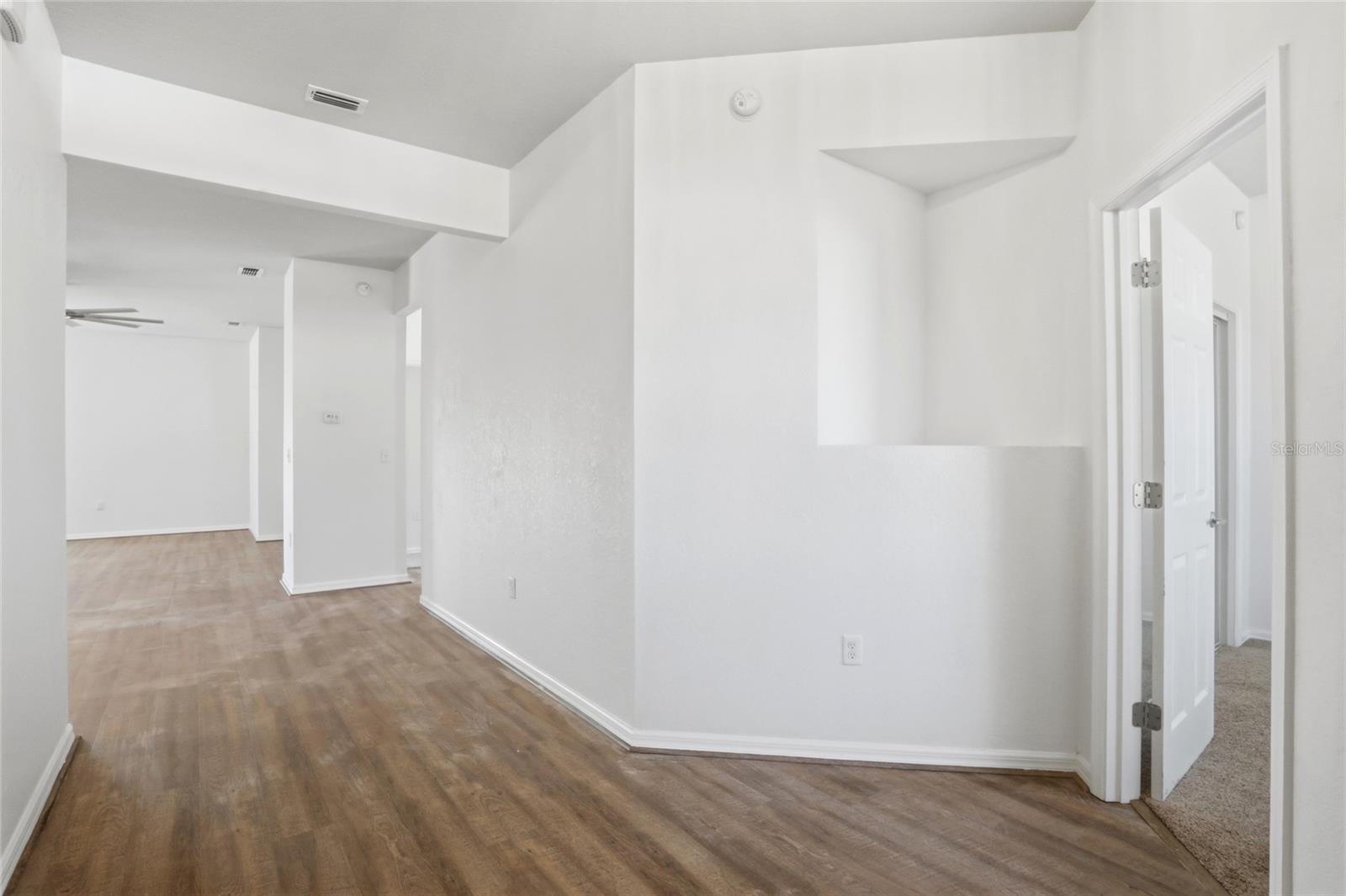 Image 20 of 41 For 720 Overlook Grove Dr