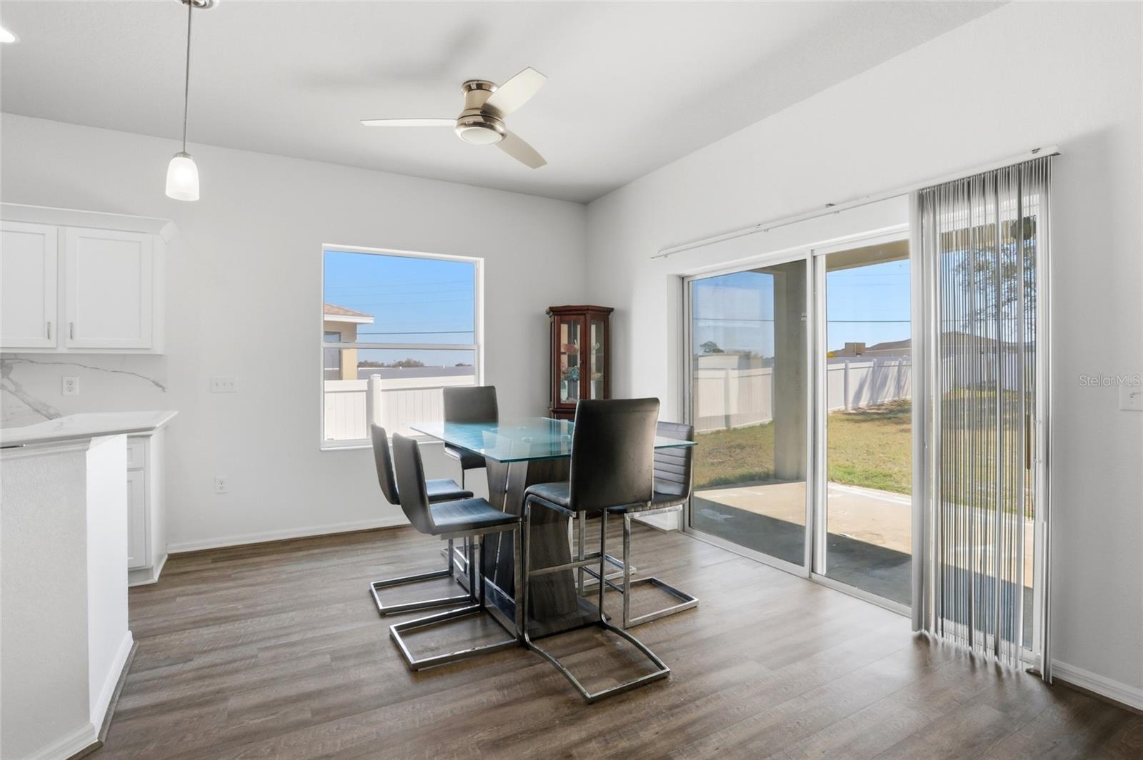 Image 24 of 41 For 720 Overlook Grove Dr