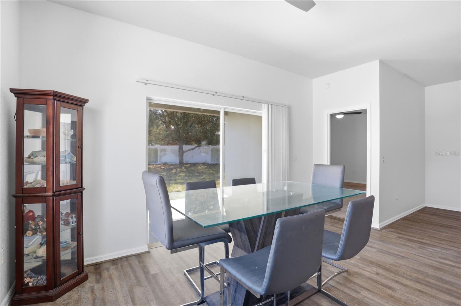 Image 32 of 41 For 720 Overlook Grove Dr