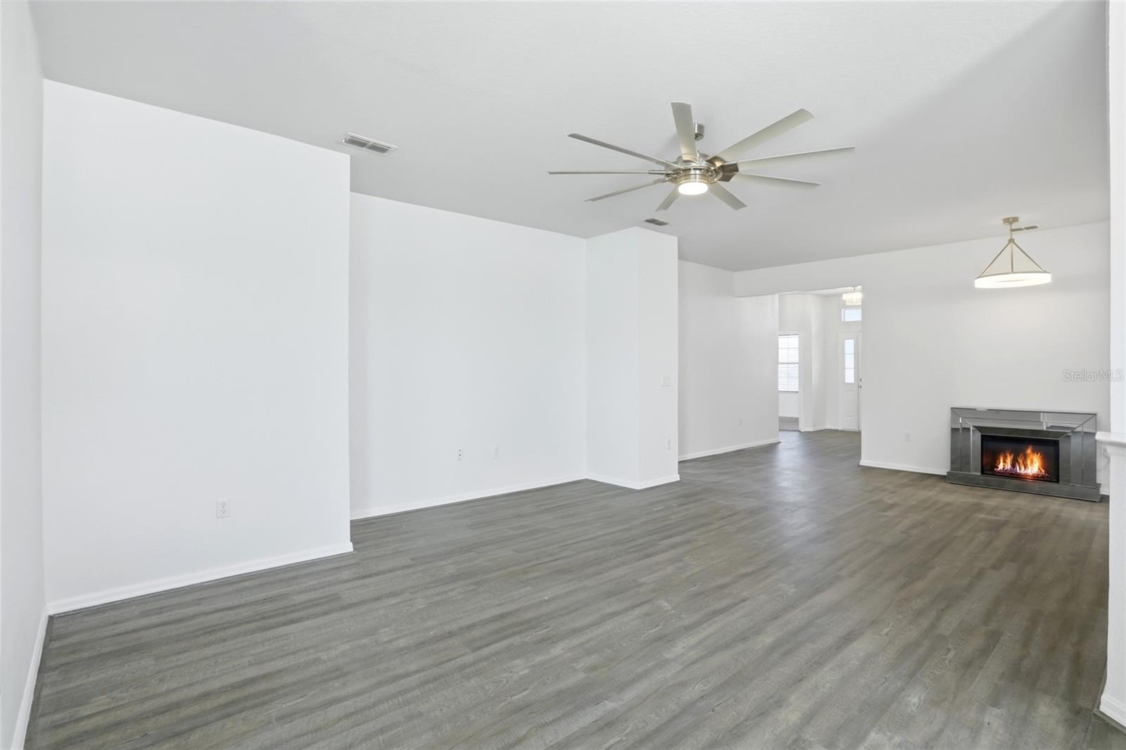 Image 33 of 41 For 720 Overlook Grove Dr